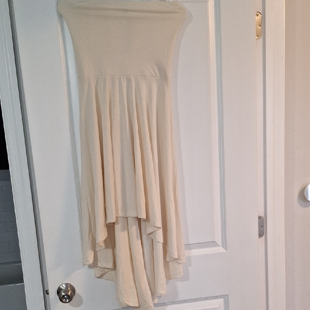 Cream Women's Dress. L Front 28", L Back 42".  PtP 12" But It Streches More.